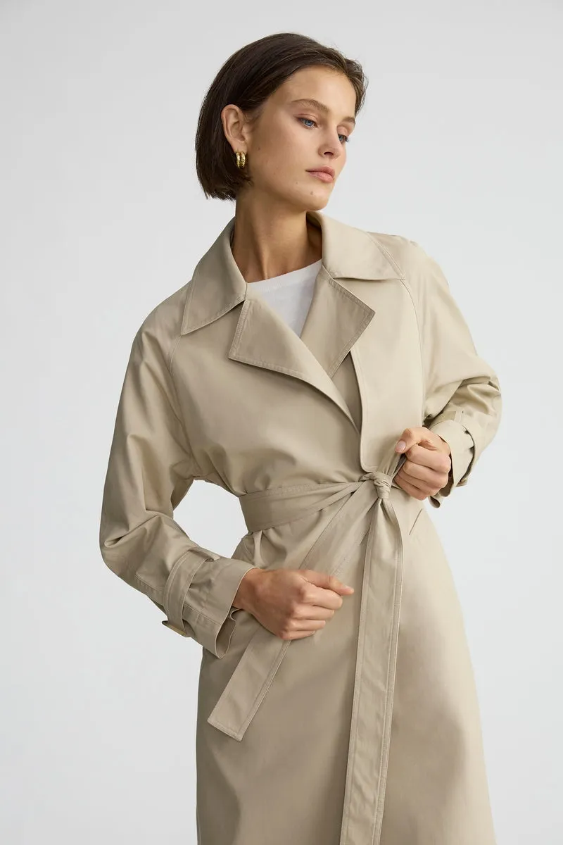 THE CLASSIC TRENCH - KHAKI